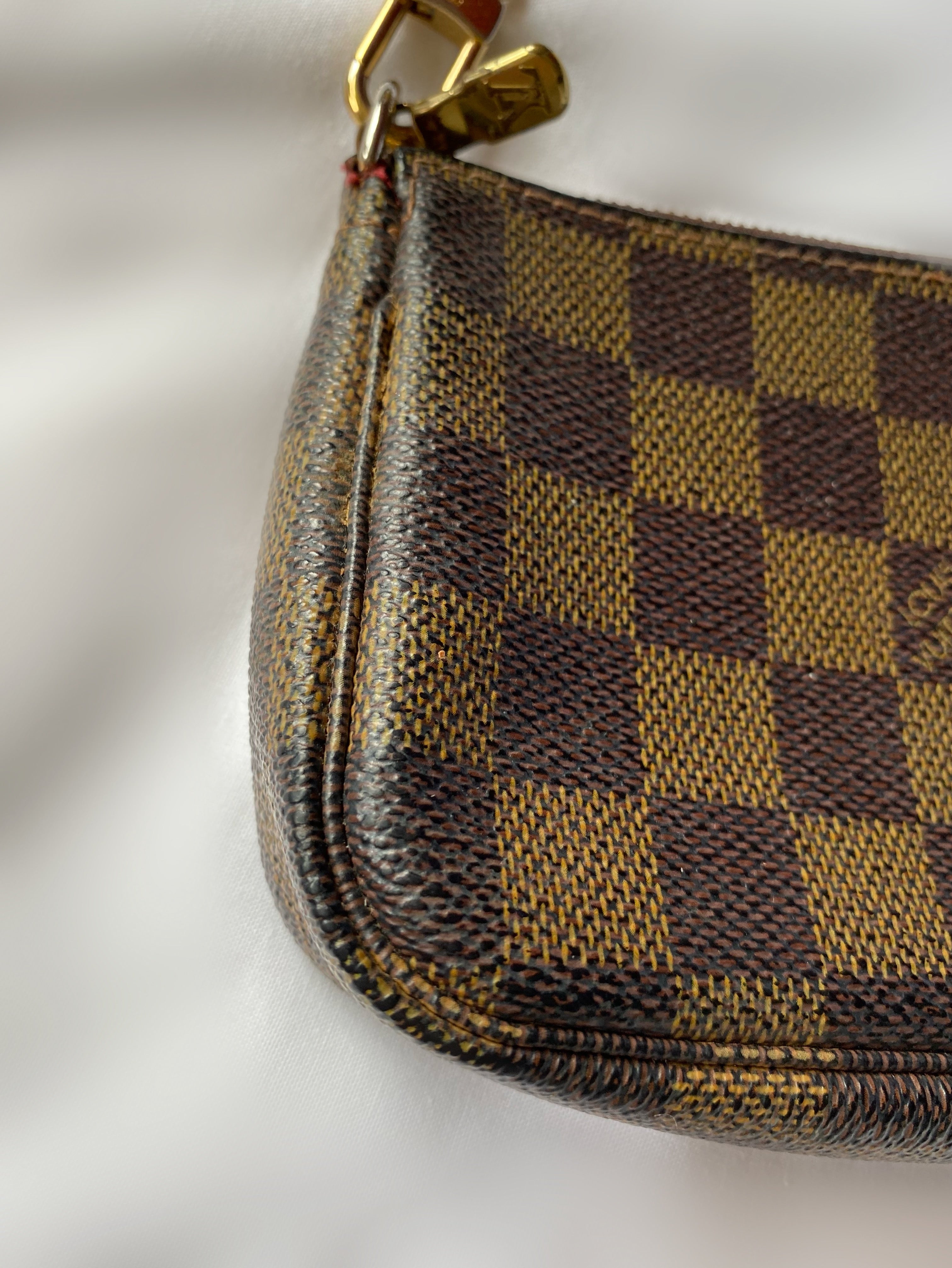 Louis Vuitton Mini Pochette Damier